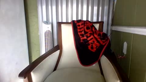 Red online show from April 6, 2026, 9:16 pm