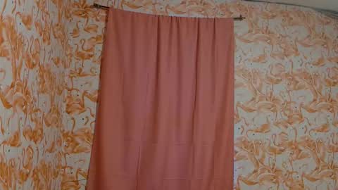 Erika online show from February 18, 2026, 10:39 pm