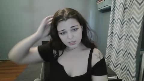 sheril_belton online show from October 8, 2025, 11:19 am