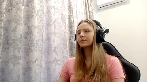 Lisa online show from December 18, 2025, 6:19 am