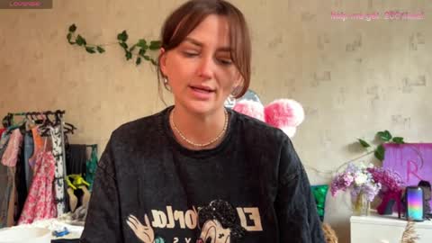 Vanessa online show from May 17, 2026, 3:30 pm