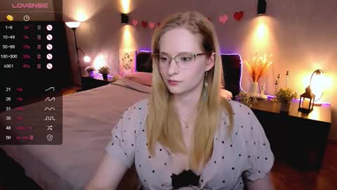 Hello guys my name is Aemilia online show from October 3, 2025, 8:55 am