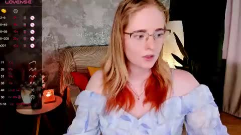 Snapshot of sheslinki chatting on June 25, 2026, 8:52 am Hello guys my name is Aemilia online show from June 25, 2026, 8:52 am