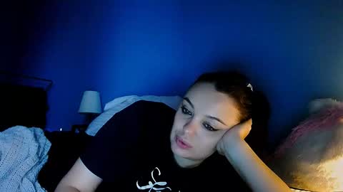 Snapshot of shesyourdream chatting on October 31, 2025, 11:00 am Vikki online show from October 31, 2025, 11:00 am