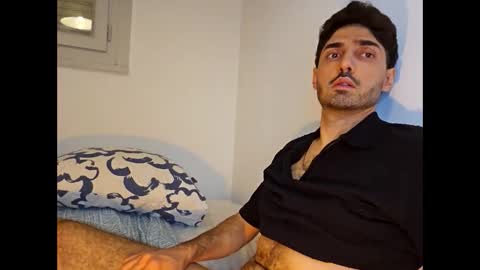 Snapshot of shhervin chatting on March 9, 2026, 11:42 pm shhervin online show from March 9, 2026, 11:42 pm