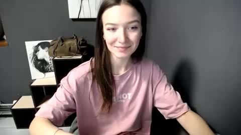 Snapshot of shining_pearl chatting on June 2, 2026, 6:04 am Jesica online show from June 2, 2026, 6:04 am