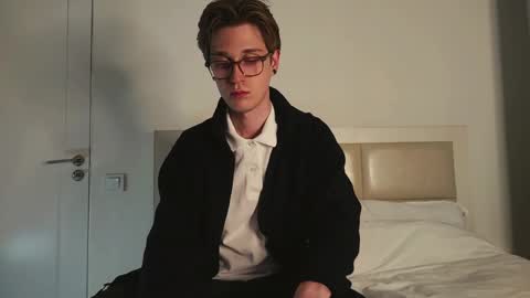 Snapshot of shirizo chatting on March 24, 2026, 8:25 pm Matthew online show from March 24, 2026, 8:25 pm