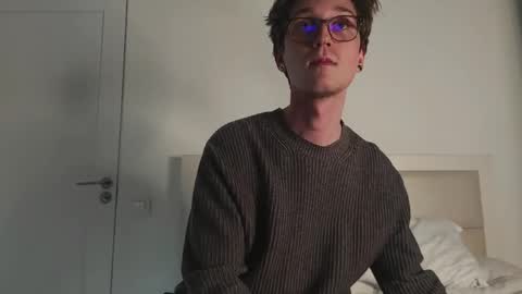 Snapshot of shirizo chatting on April 2, 2026, 9:23 pm Matthew online show from April 2, 2026, 9:23 pm