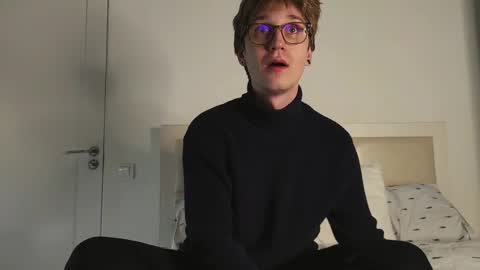 Snapshot of shirizo chatting on April 6, 2026, 6:42 pm Matthew online show from April 6, 2026, 6:42 pm