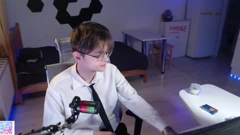 Snapshot of shiromy_ chatting on November 22, 2025, 7:13 pm shiromy_ online show from November 22, 2025, 7:13 pm