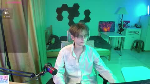 shiromy_ online show from January 18, 2026, 6:34 pm