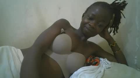 Snapshot of shortnswee254 chatting on October 22, 2025, 8:08 pm shortnswee254 online show from October 22, 2025, 8:08 pm