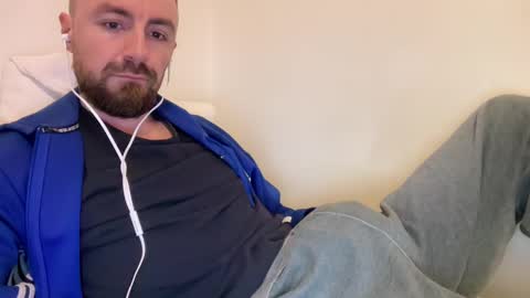 show_jizzness online show from February 4, 2025, 7:33 pm