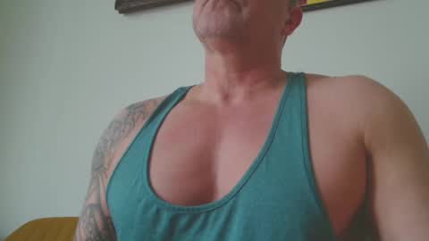 Snapshot of show_on_for_you chatting on February 14, 2025, 8:52 am show_on_for_you online show from February 14, 2025, 8:52 am