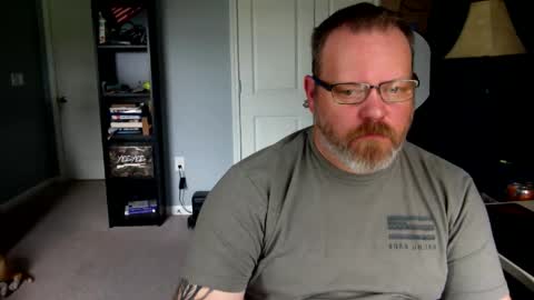 Snapshot of shughes740 chatting on April 26, 2026, 4:48 pm shughes740 online show from April 26, 2026, 4:48 pm