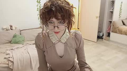 Snapshot of shushencii chatting on October 27, 2025, 10:03 pm Aria online show from October 27, 2025, 10:03 pm