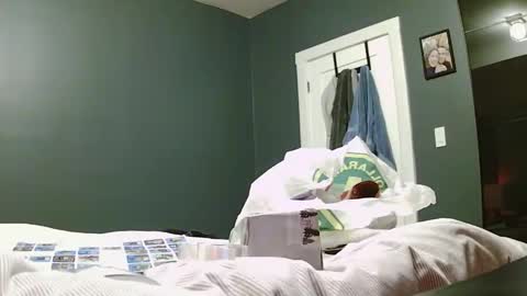 Snapshot of shutterbug989 chatting on December 25, 2024, 4:01 am shutterbug989 online show from December 25, 2024, 4:01 am