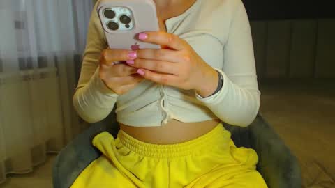 shy_26 online show from October 22, 2025, 9:20 am