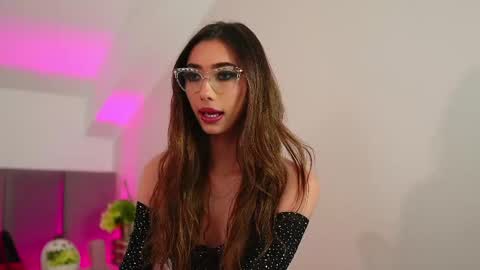 Snapshot of shy_eveline chatting on May 7, 2026, 5:18 pm shy_eveline online show from May 7, 2026, 5:18 pm