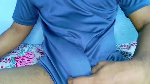 shyeyes online show from December 11, 2024, 2:11 pm