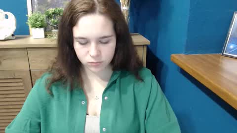 Snapshot of shy_lil chatting on November 5, 2025, 11:43 am shy_lil online show from November 5, 2025, 11:43 am
