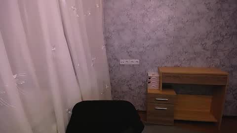 shy_sabrina_ online show from January 24, 2025, 11:48 am