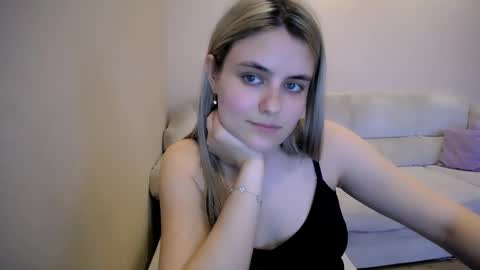 shy_sabrina_ online show from April 27, 2026, 3:32 pm