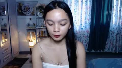 Snapshot of shygirl_lyn chatting on June 1, 2026, 1:51 am lyn online show from June 1, 2026, 1:51 am