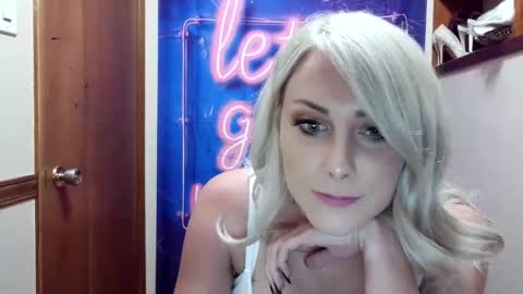 Snapshot of shygirlyxo chatting on June 3, 2026, 2:25 am shygirlyxo online show from June 3, 2026, 2:25 am
