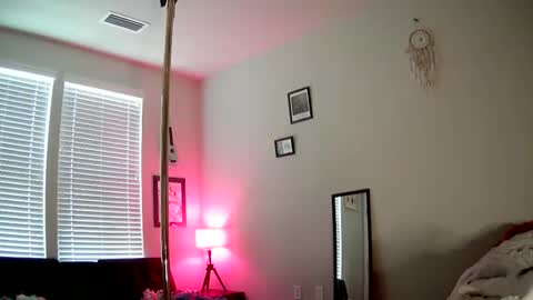 shypetitebaby online show from April 24, 2026, 5:26 pm