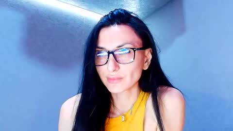 Siaconna online show from April 16, 2026, 7:53 am