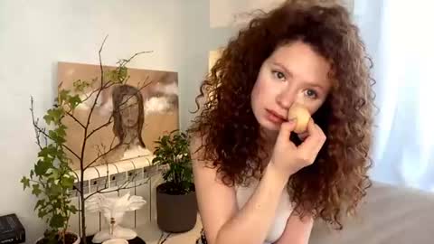 Kelly online show from June 19, 2026, 12:42 pm