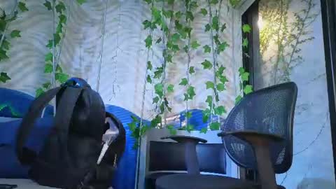 SinnaDark online show from June 25, 2026, 11:37 am