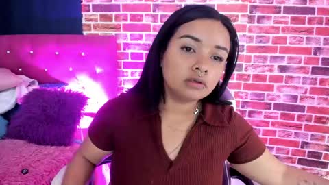 sienna_lux01 online show from April 14, 2026, 2:17 am
