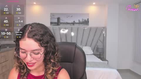 Snapshot of sienna_luxor chatting on May 11, 2026, 6:49 pm siiena online show from May 11, 2026, 6:49 pm