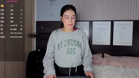sienna_rose_ online show from July 1, 2026, 6:40 pm