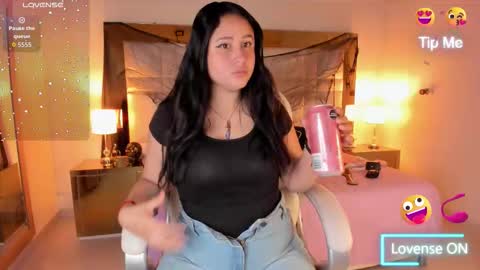 Sienna  online show from October 30, 2025, 12:17 pm