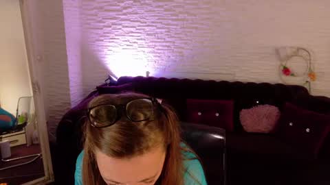 siennashinee online show from July 14, 2026, 7:08 pm