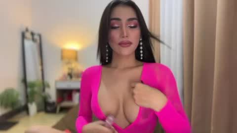 MISS YSABELLE online show from July 14, 2026, 10:09 am