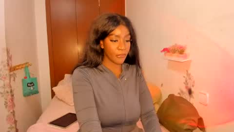 Snapshot of sierra_violet chatting on July 13, 2026, 9:50 pm sierra_violet online show from July 13, 2026, 9:50 pm
