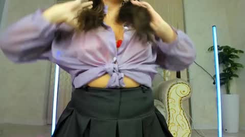 sikorasona online show from October 13, 2025, 6:08 pm