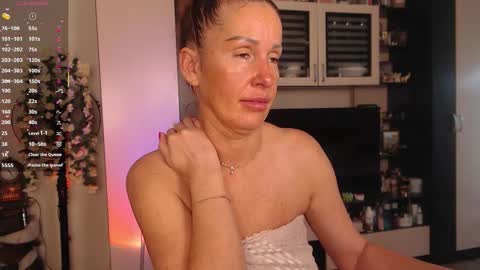 silenaa_sloussen online show from September 15, 2025, 4:34 am