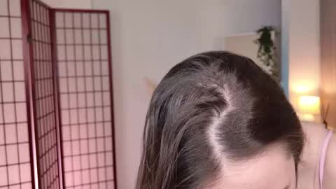 Lily online show from November 25, 2025, 9:15 pm