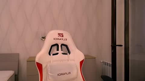 silk_ann online show from December 16, 2025, 6:40 am