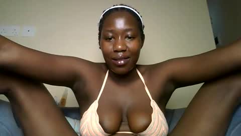 Snapshot of silky_aura chatting on June 3, 2026, 8:39 am Memoo online show from June 3, 2026, 8:39 am