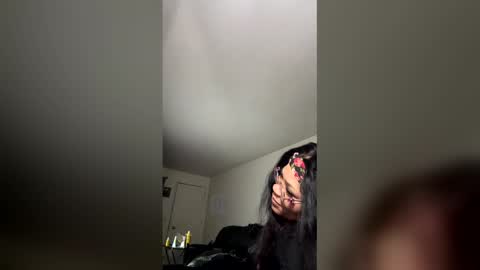 SilkyBvtter online show from April 9, 2026, 7:47 am