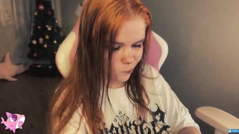 Snapshot of silkyfin chatting on March 2, 2026, 2:35 pm Nixie online show from March 2, 2026, 2:35 pm