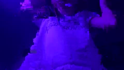 Snapshot of silkymommi chatting on February 16, 2026, 3:02 am SweettHoney online show from February 16, 2026, 3:02 am