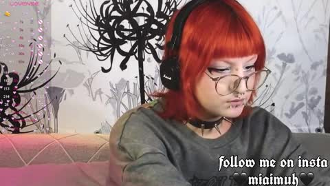 Mia online show from September 25, 2025, 8:12 pm