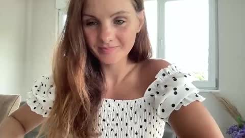 Snapshot of silver_miley chatting on September 30, 2025, 10:42 am silver_miley online show from September 30, 2025, 10:42 am